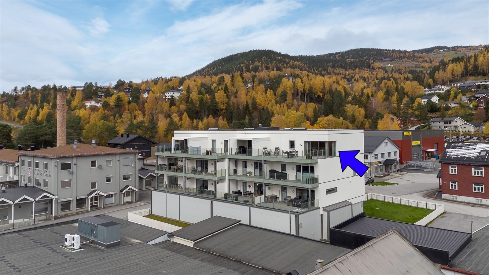 Ysterigården er et sentralt leilighetsbygg beliggende i sentrum av Fåvang med gangavstand til alt av servicefasiliteter. Galleribilde