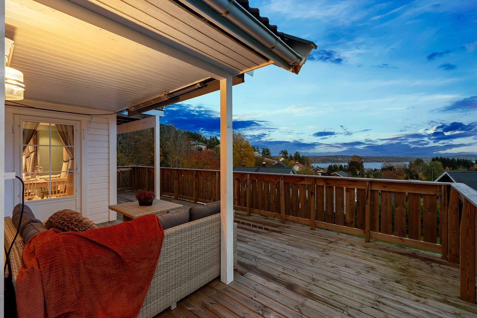 Flott utsikt mot Oslofjorden og gode solforhold. Galleribilde