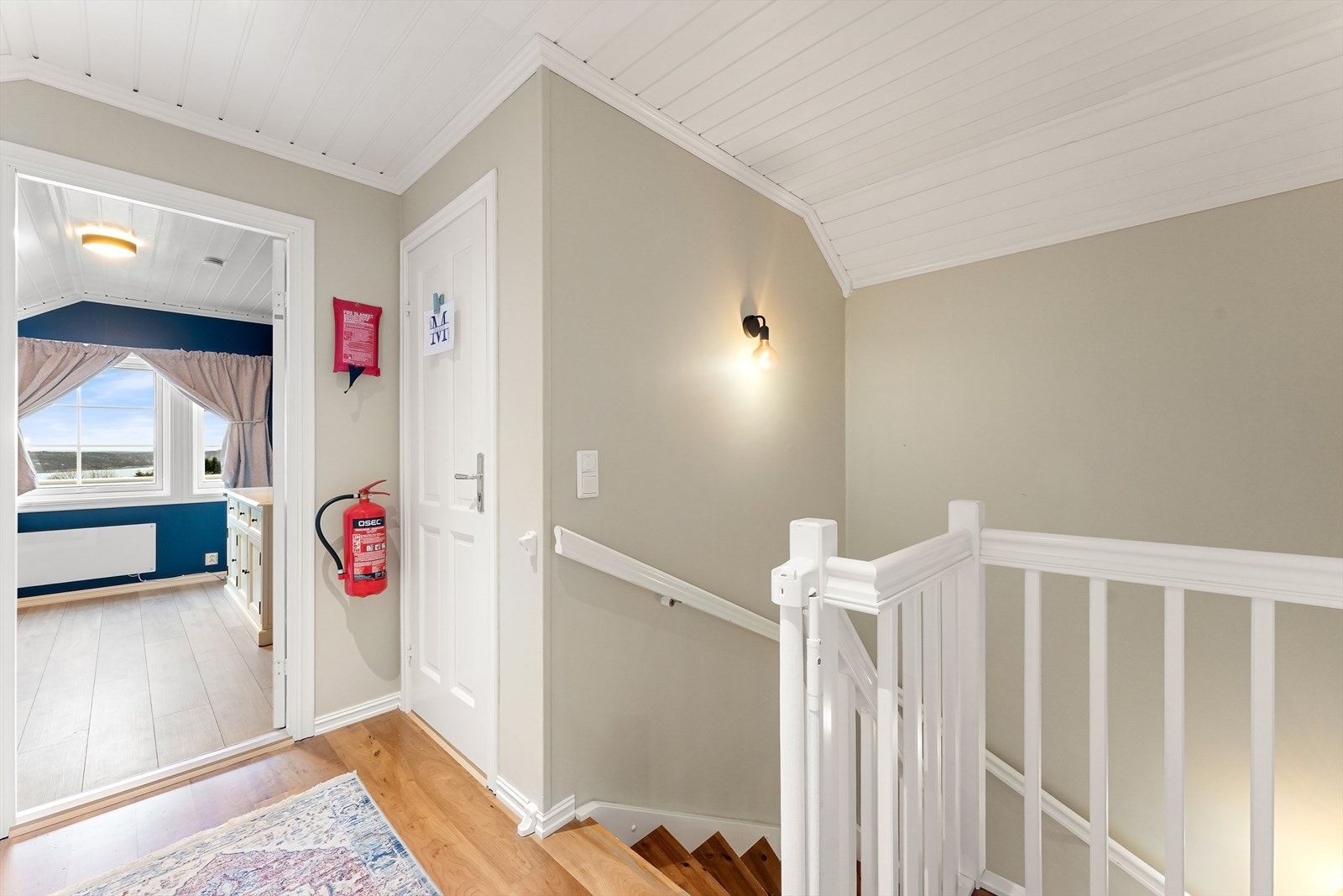 Trappegang i 2 etasje. Galleribilde