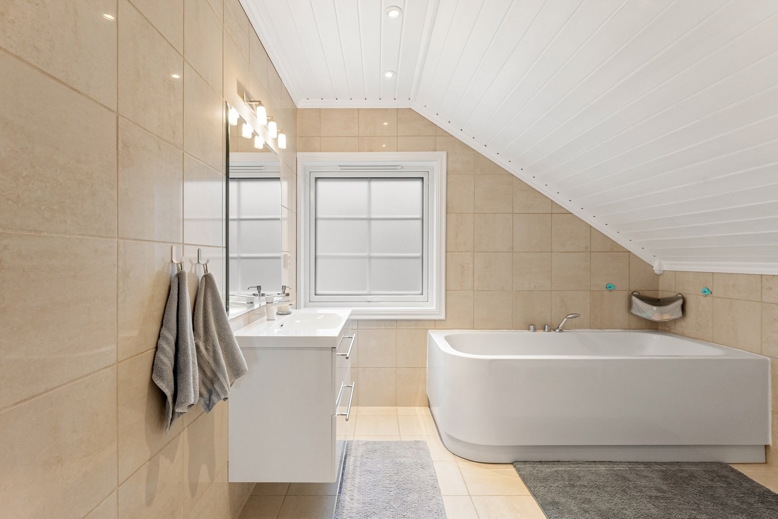 Stort hjørnebadekar. Galleribilde