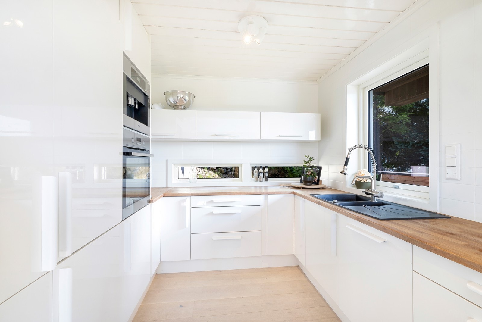 Pent kjøkken fra Sørlandskjøkken Galleribilde