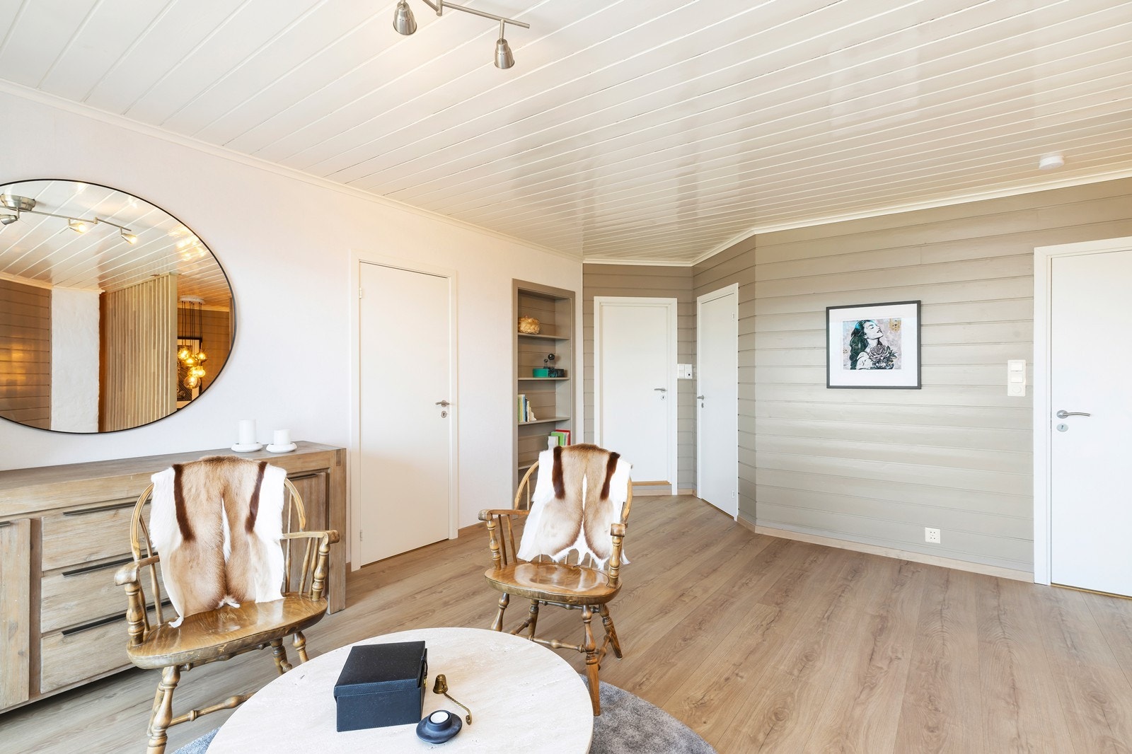 I 2.etg. finner du 3 gode soverom og et stort bad Galleribilde