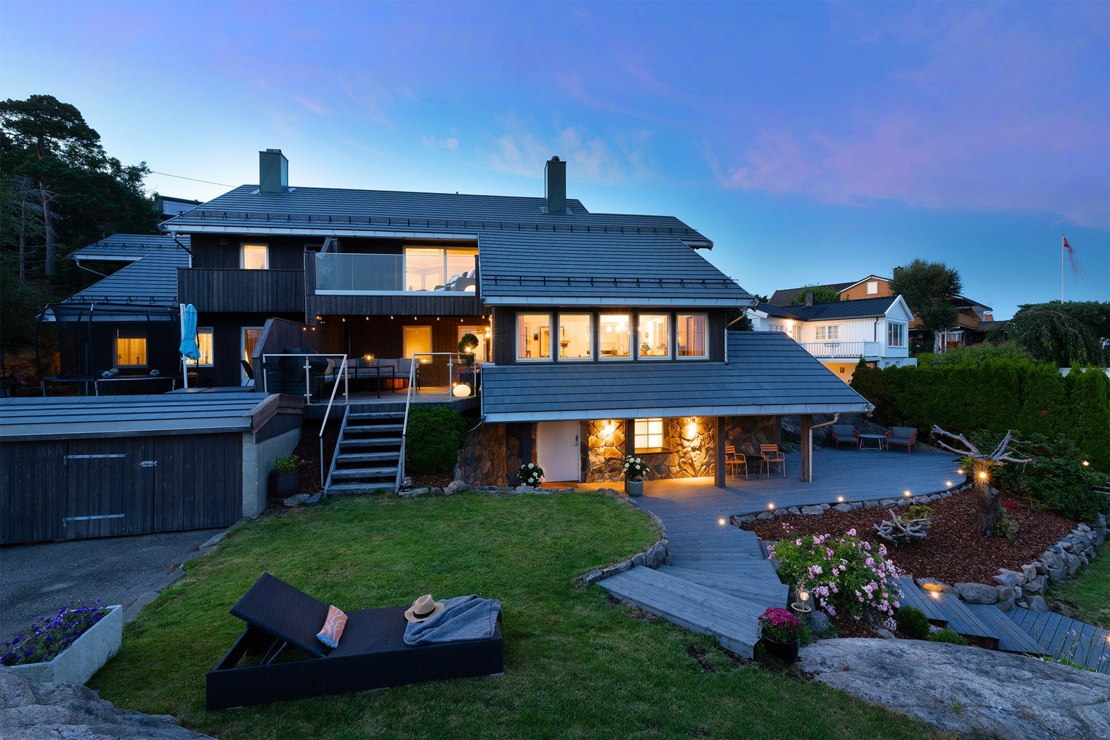 Eiendomsmegler Norge ved Henrik Lossius ønsker deg velkommen til Hølleheiveien 11! Galleribilde