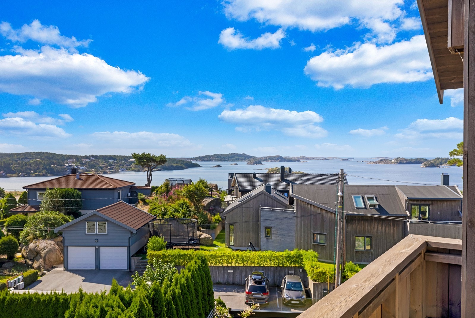 Flott enebolig med deilig sjøutsikt Galleribilde