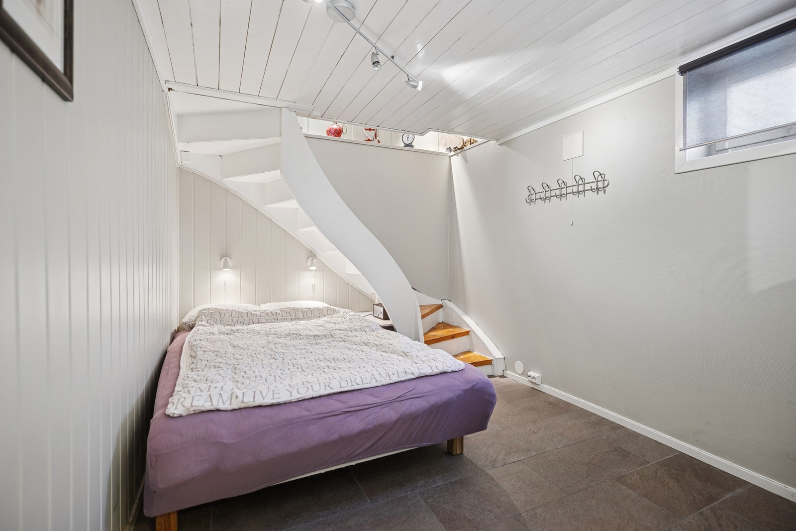 Soverom i kjeller (ikke godkjent for varig opphold) Galleribilde