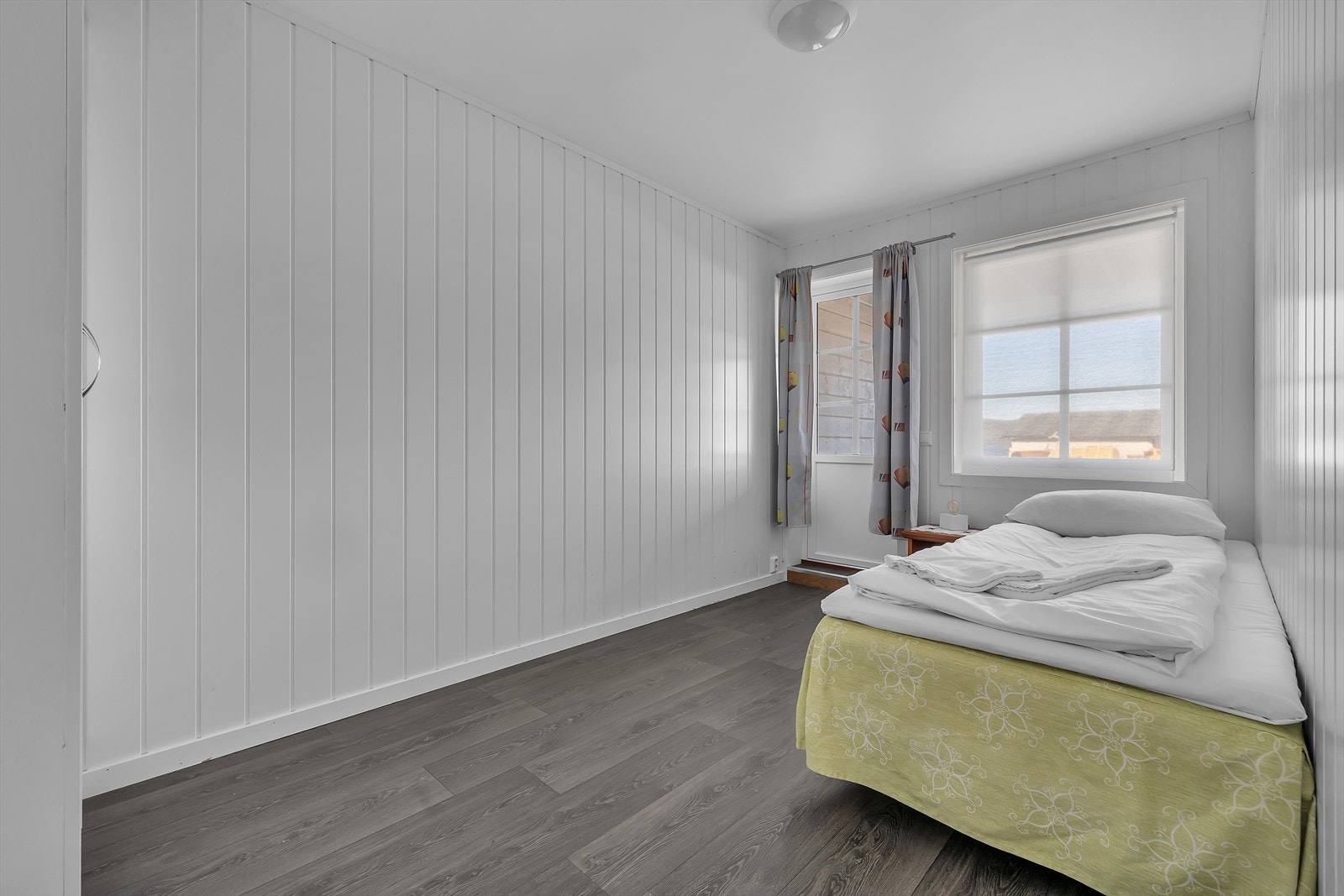 Soverom 3 med direkte adkomst til terrasse. Galleribilde