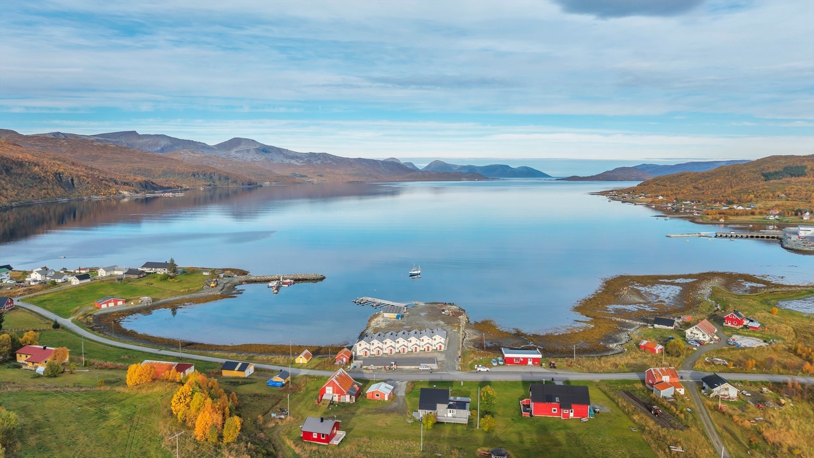 Idylliske Dåfjorden med fantastisk natur og gode forhold for fisk og fangst. Galleribilde