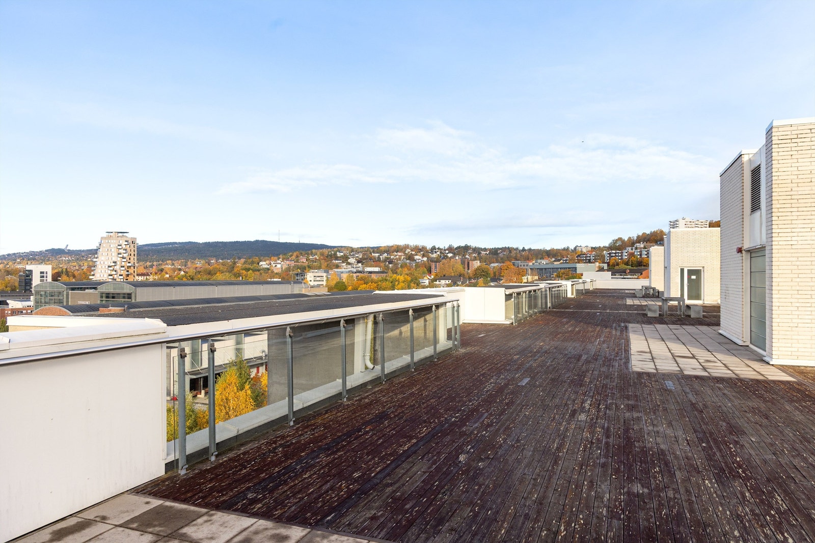 Tilgang til felles takterrasse med panoramautsikt. Galleribilde