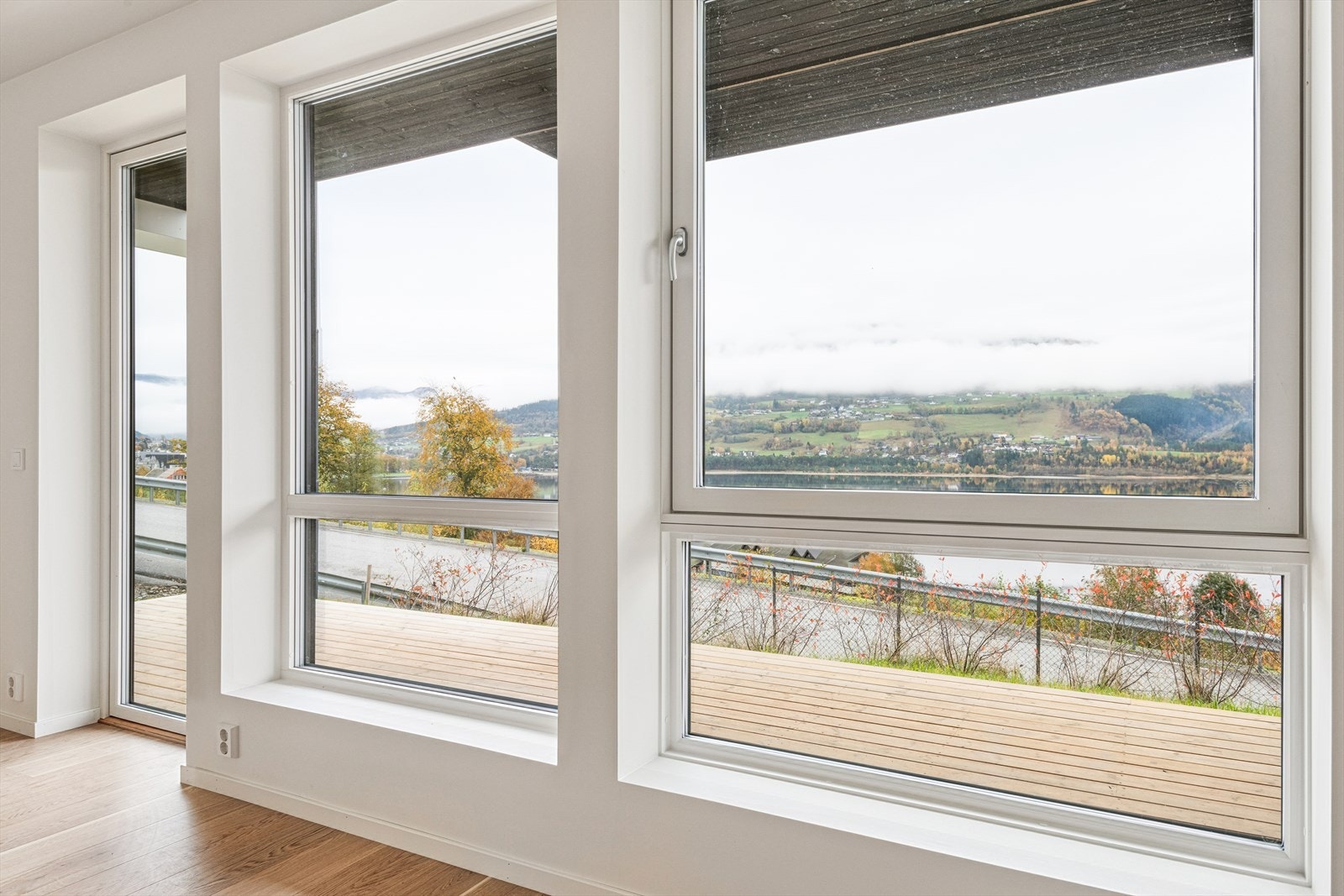 Leiligheten ligger sentrumsnært plassert, med gangavstand til barneskole, ballbinge og Voss folkehøgskule Galleribilde