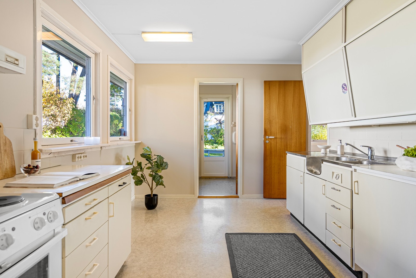 Funksjonelt kjøkken med mulighet for modernisering - her kan du sette ditt eget preg! Galleribilde