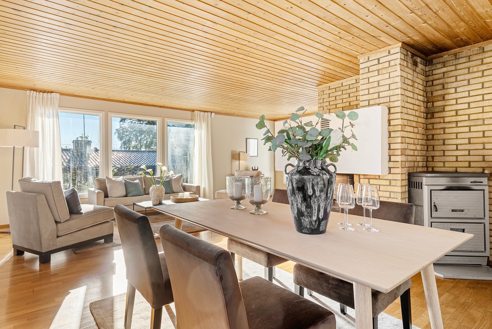 Her ligger alt til rette for hyggelige måltider! Galleribilde