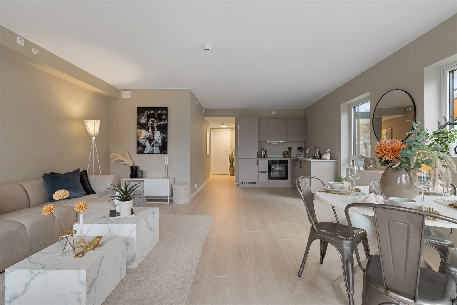 Velkommen til denne flotte 4 roms leiligheten i 5. etg. Galleribilde