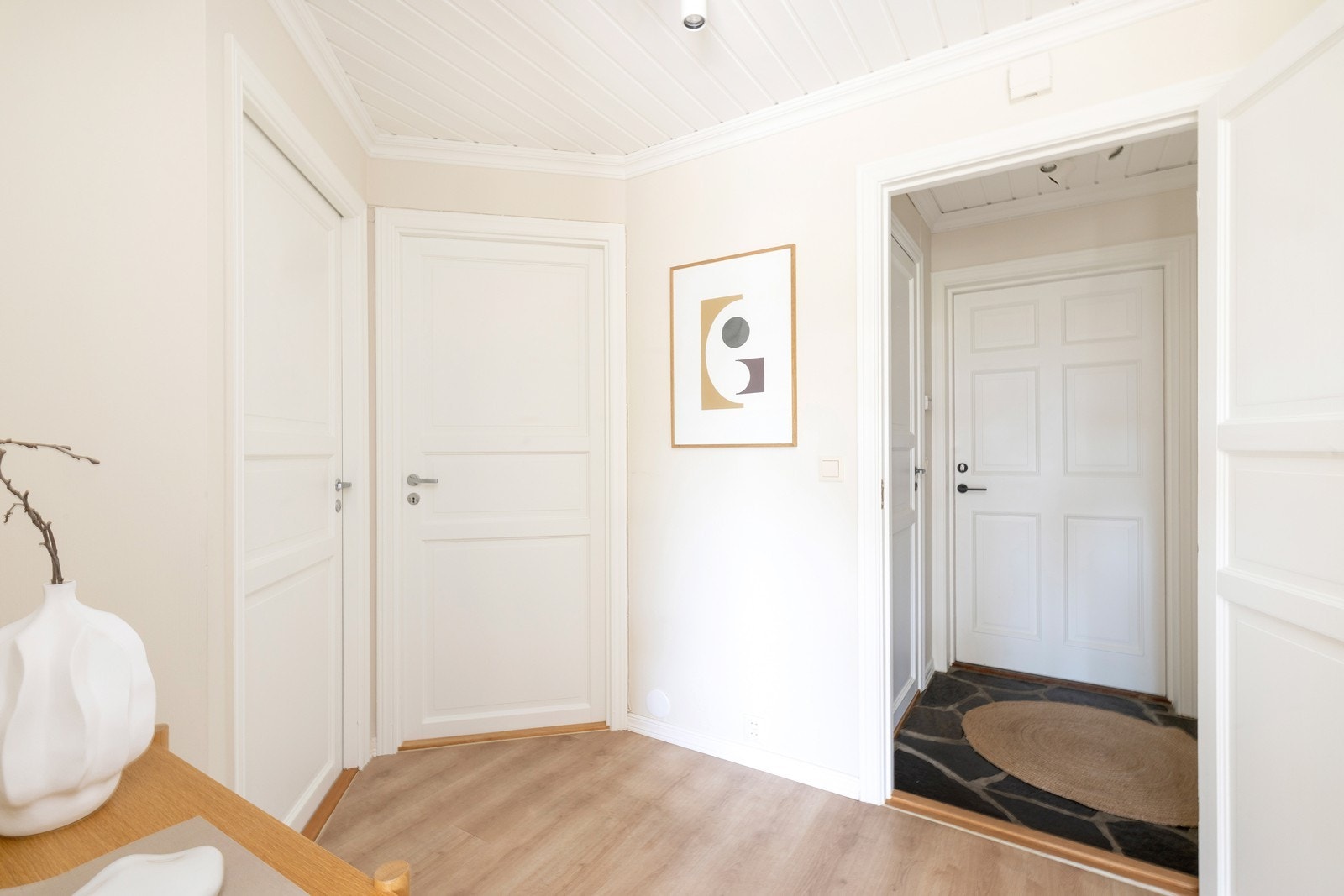 Inngang til vaskerom og bod. Galleribilde