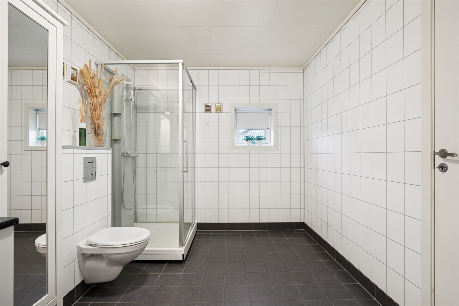 Flislagt bad av god størrelse. Galleribilde