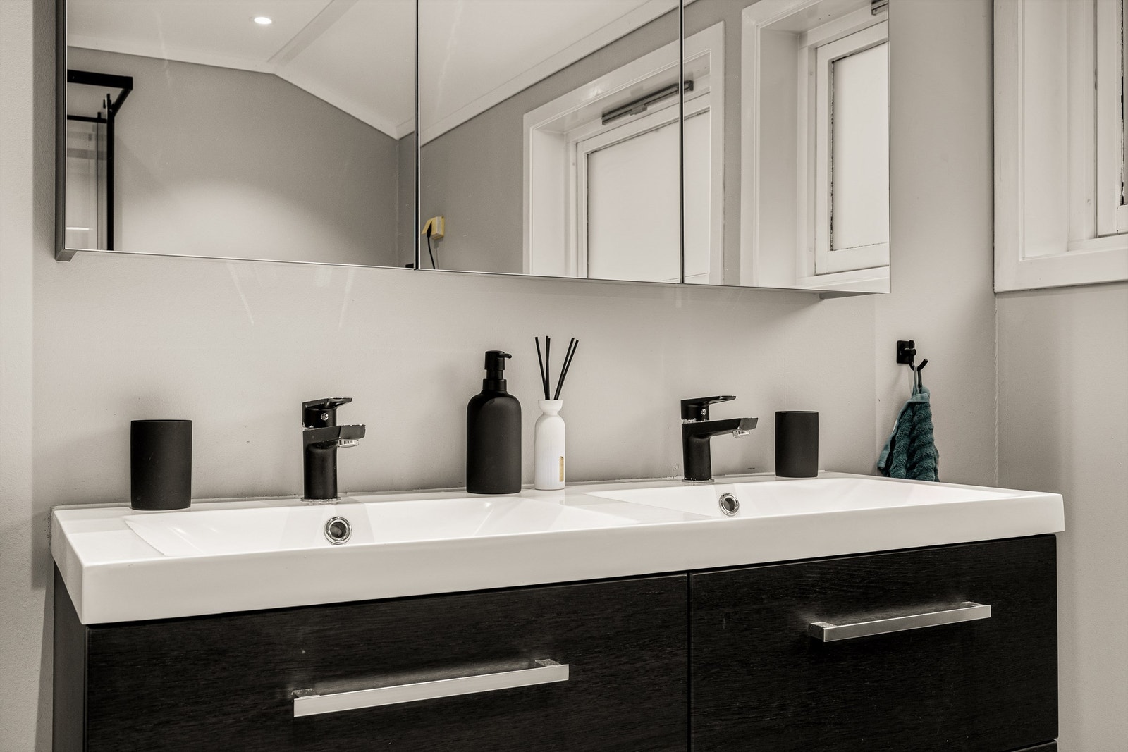 Dobbel servant Galleribilde