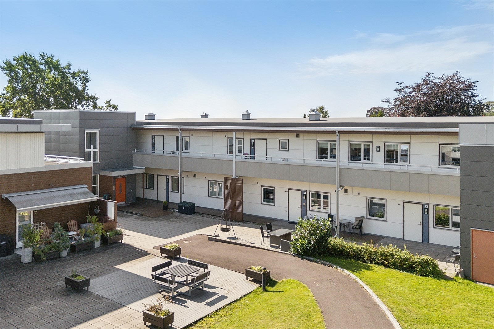 Perfekt for både avslapning og sosialt samvær med hyggelig naboer! Galleribilde