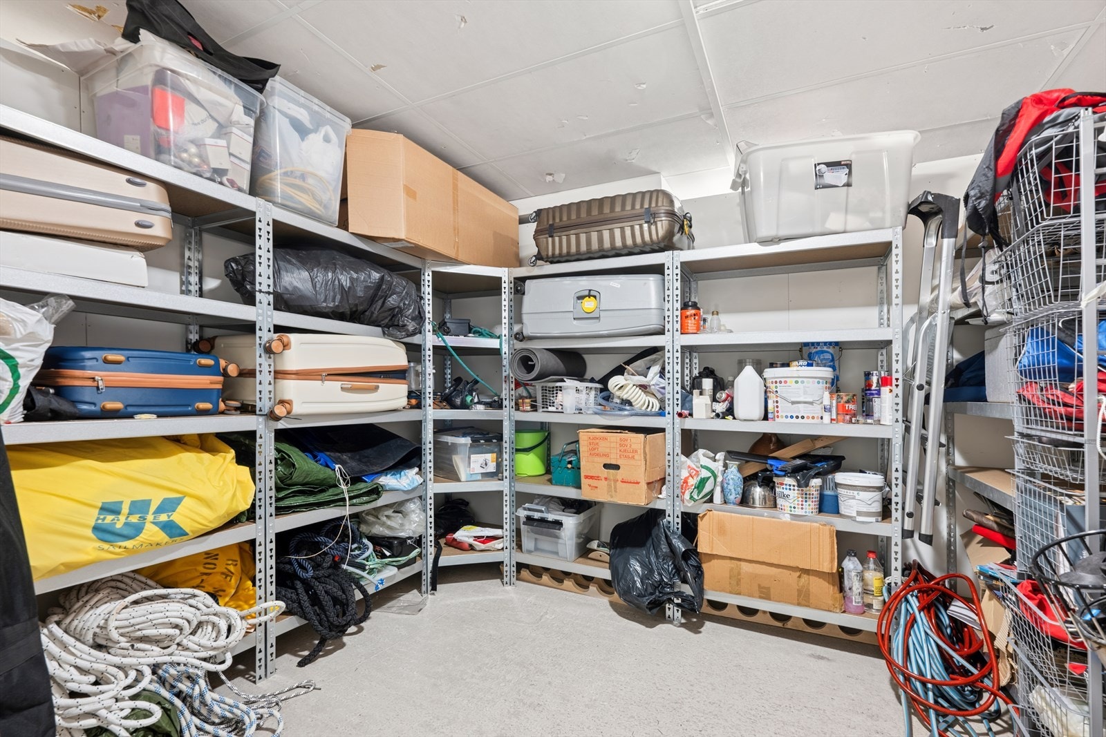 Perfekt for oppbevaring av sesongutstyr og annet du vil ha lett tilgjengelig. Galleribilde