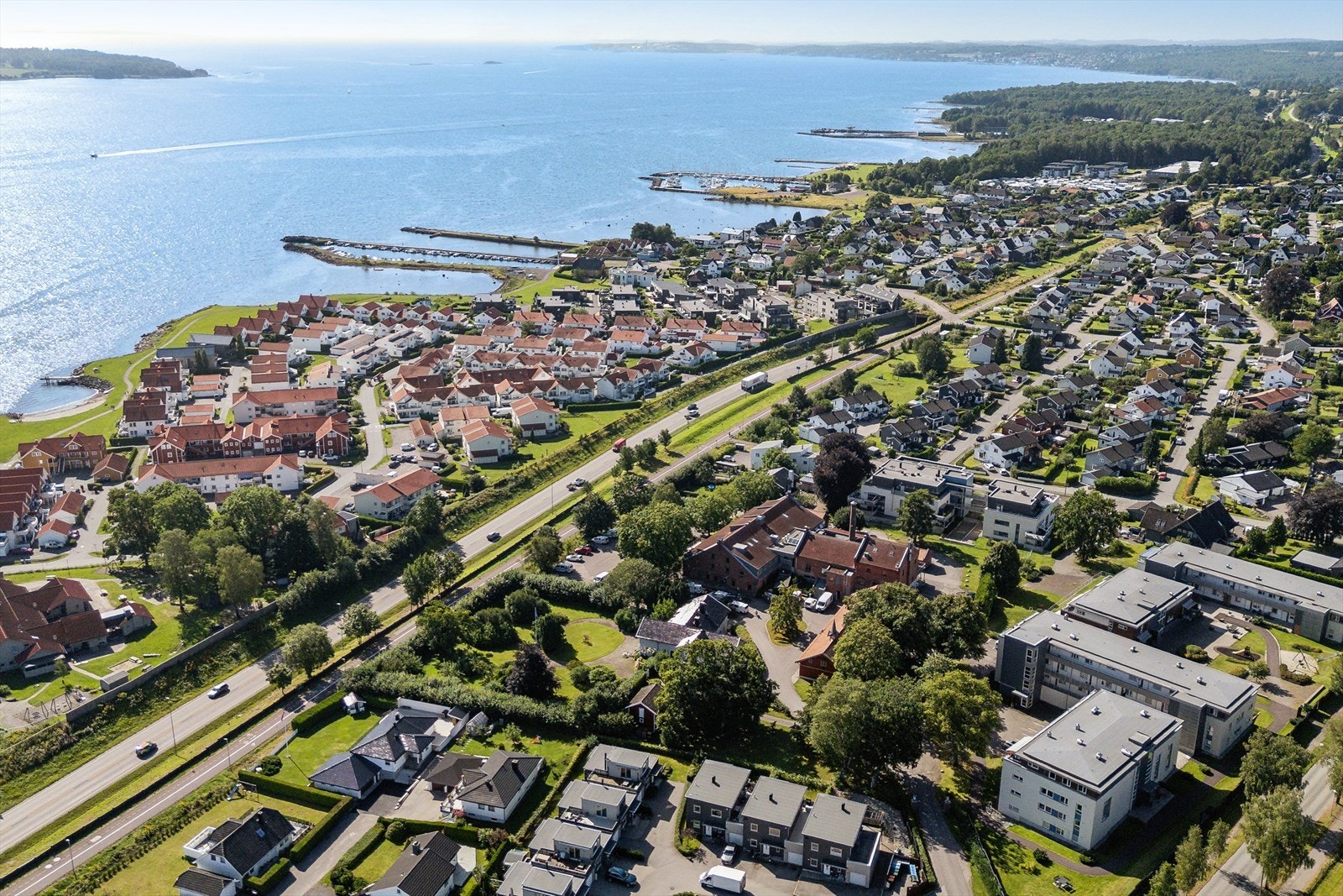 Oversiktsbilde over sameiet og nærområdet ved Sollistrand. Galleribilde