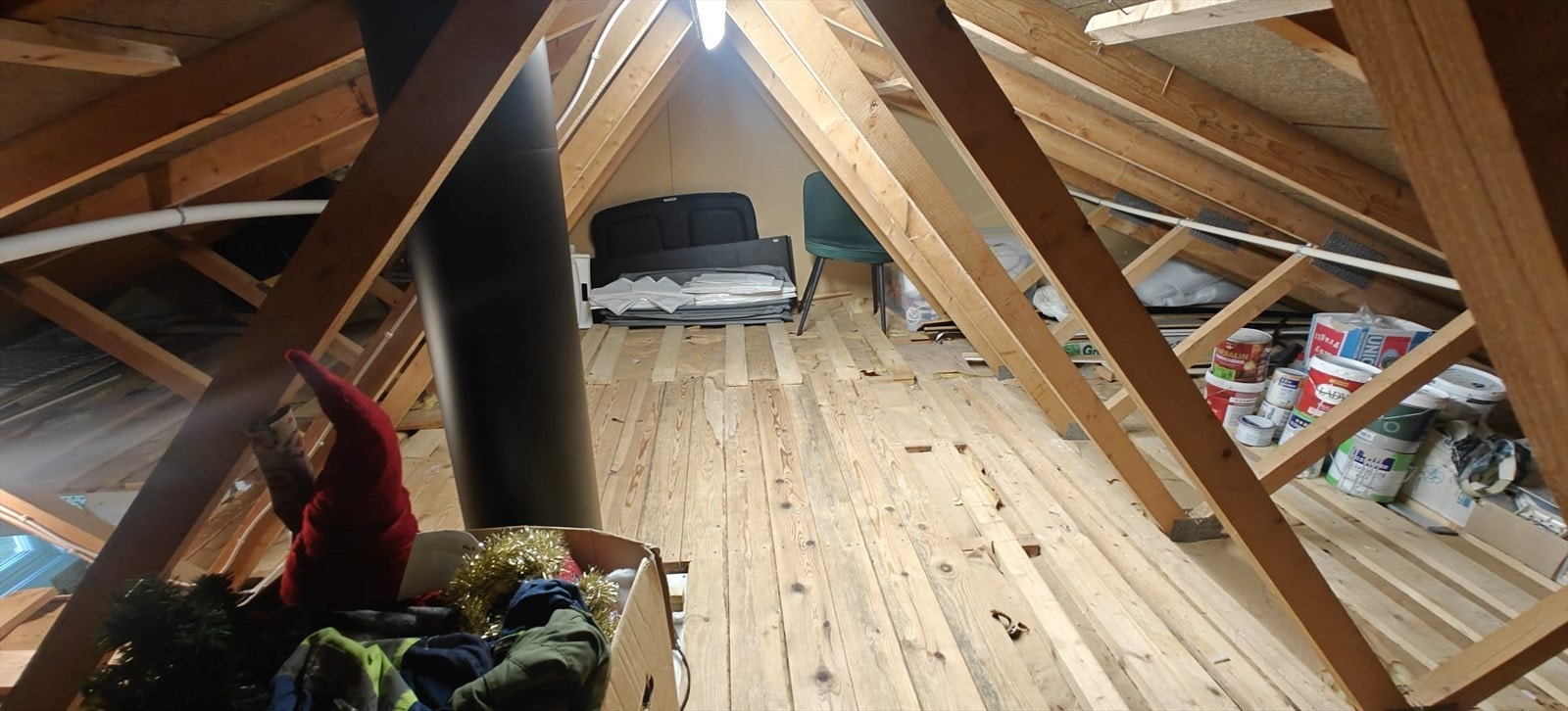 God lagringsplass på loft. ( privat bilde) Galleribilde