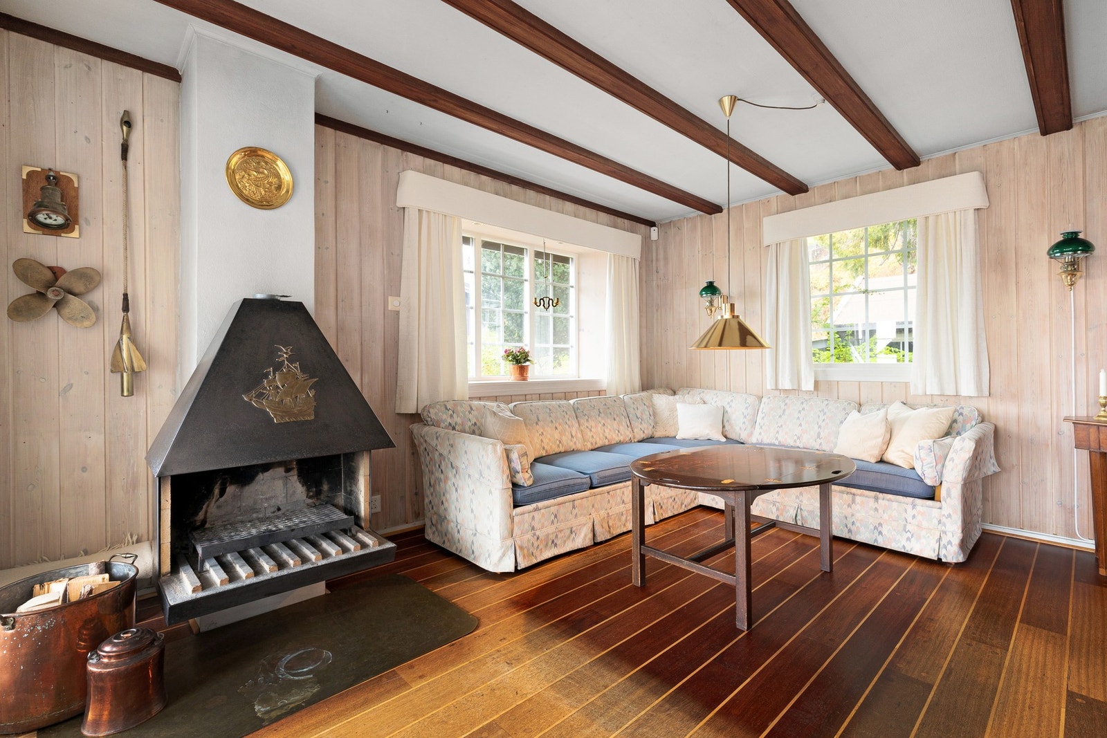 Stue med peis. Galleribilde