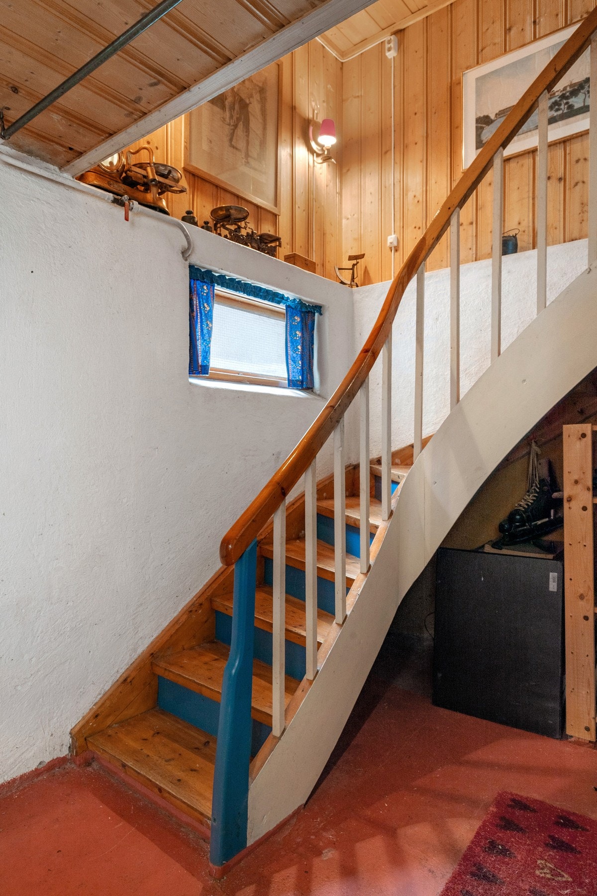 Trapp ned til kjeller. Galleribilde