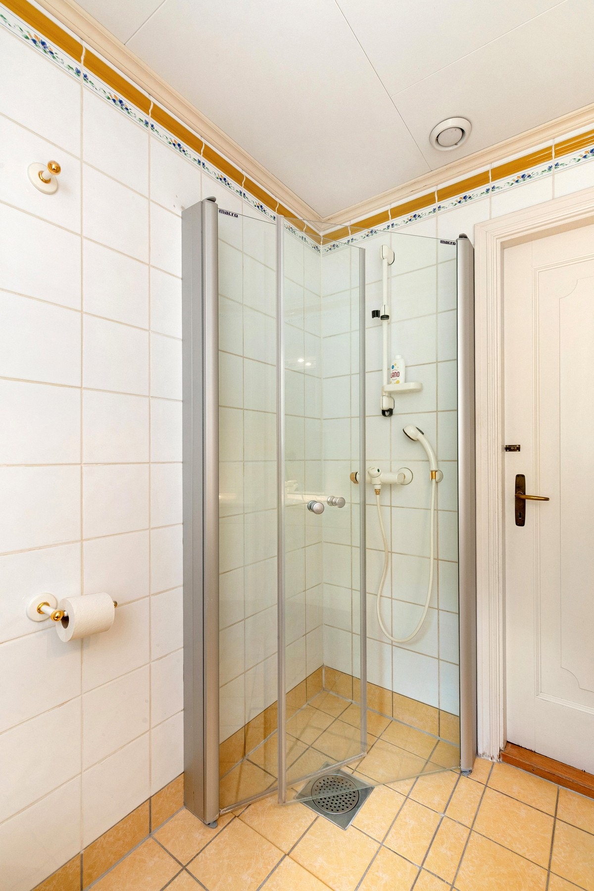 Dusjhjørne. Galleribilde