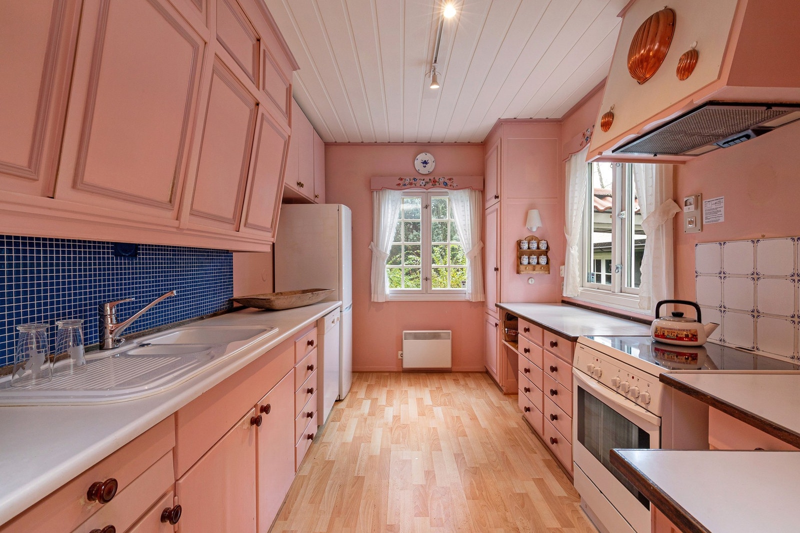 Kjøkkeninnredning fra byggeår. Galleribilde