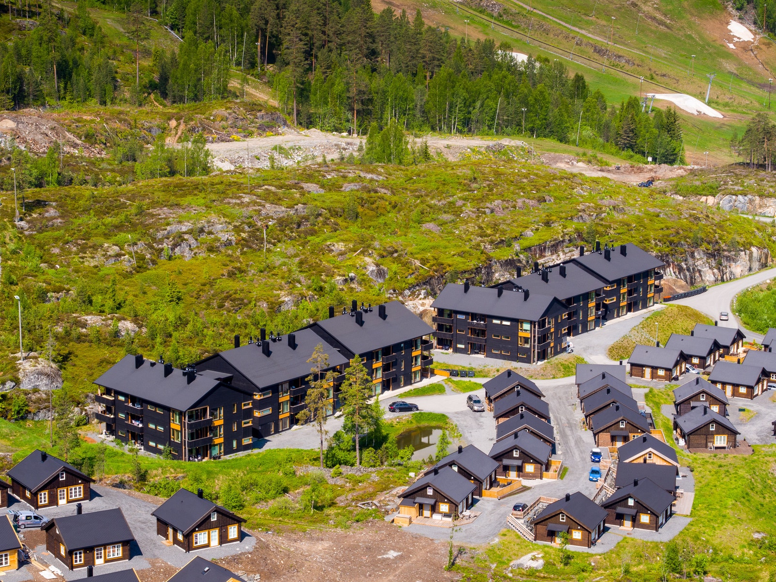 Oversiktsbilde sommer fra Funkelia med Skimore Kongsberg som nærmeste nabo Galleribilde