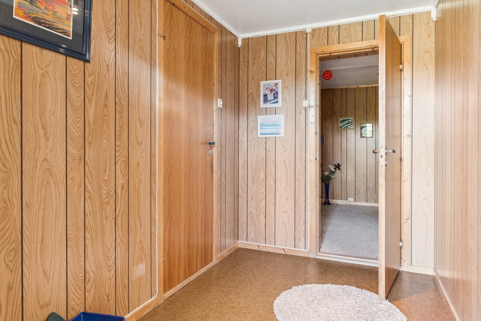 Entré i kjelleren. Galleribilde