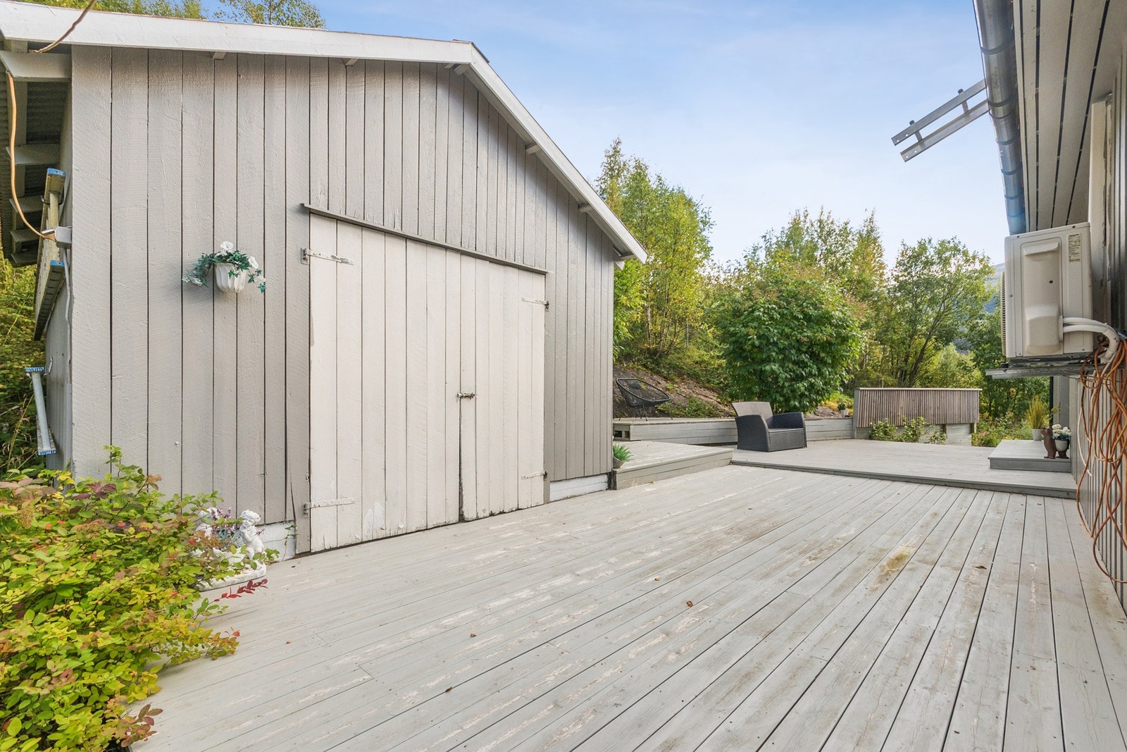 Praktisk redskapsbod på ca. 17 m². Galleribilde