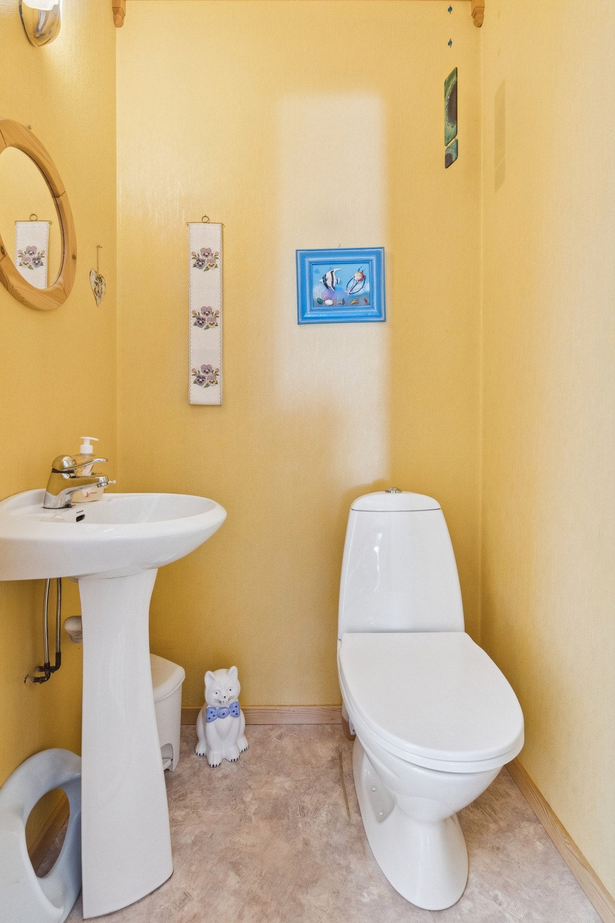 Toalettrommet har nytt toalett fra 2025. Galleribilde