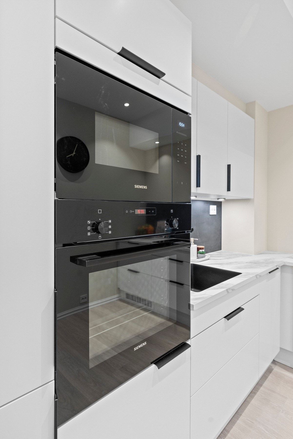 Integrert komfyr og mikrobølgeovn fra siemens. Galleribilde