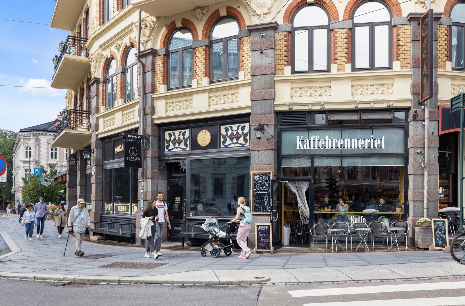 Med Bogstadveien som nærmeste nabo bor du midt i byens mest attraktive handlegate, omgitt av spennende shoppingmuligheter, hyggelige kaféer og et yrende byliv. Galleribilde