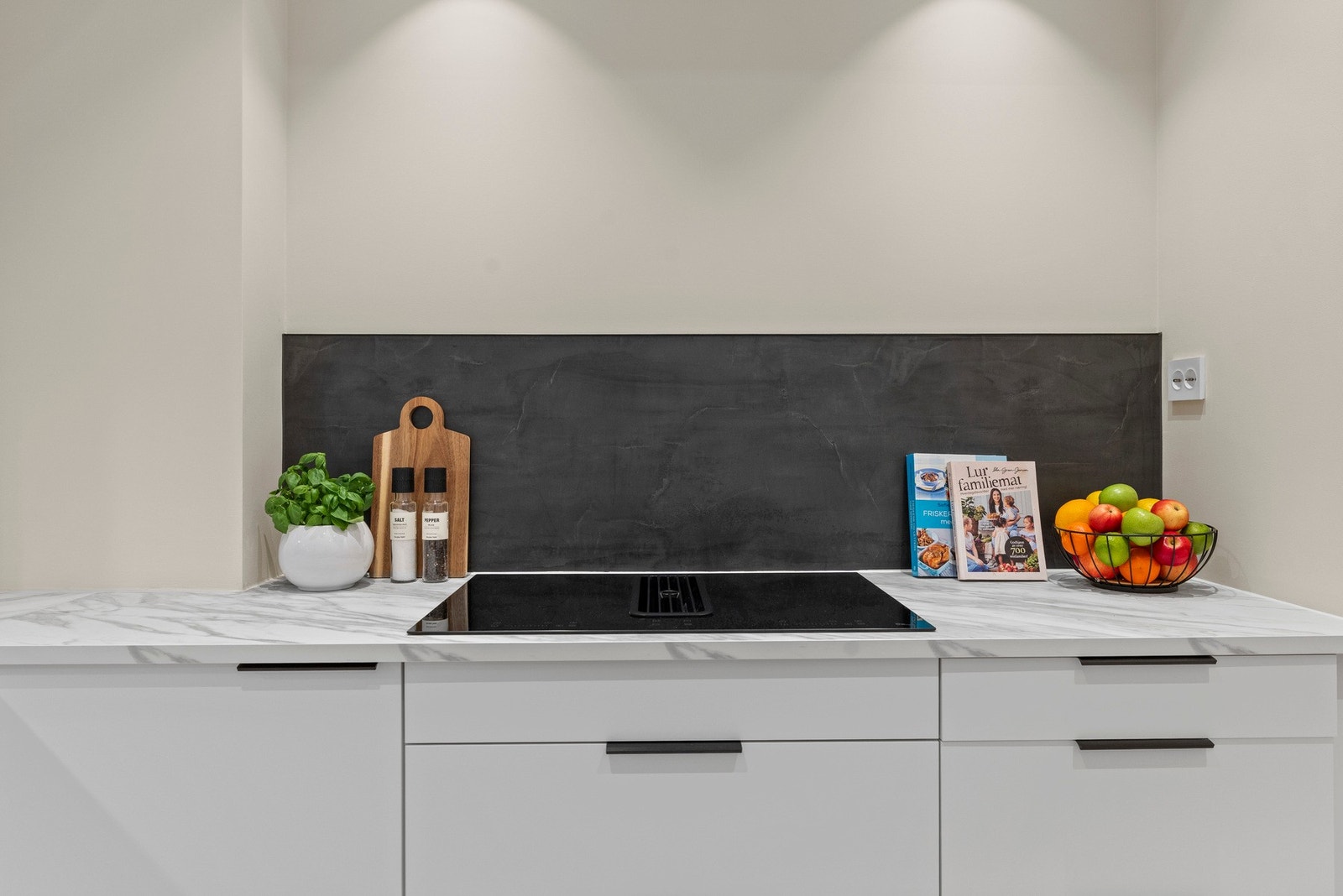 Det er integrert induksjonstopp fra thermex. Galleribilde