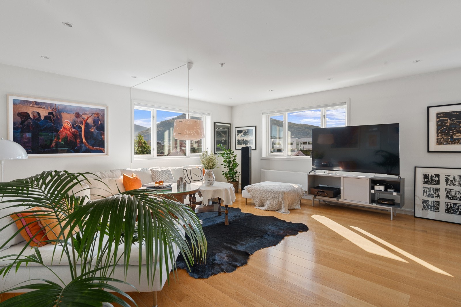 Gode vindusflater sikrer godt med innslipp av naturlig lys. Galleribilde