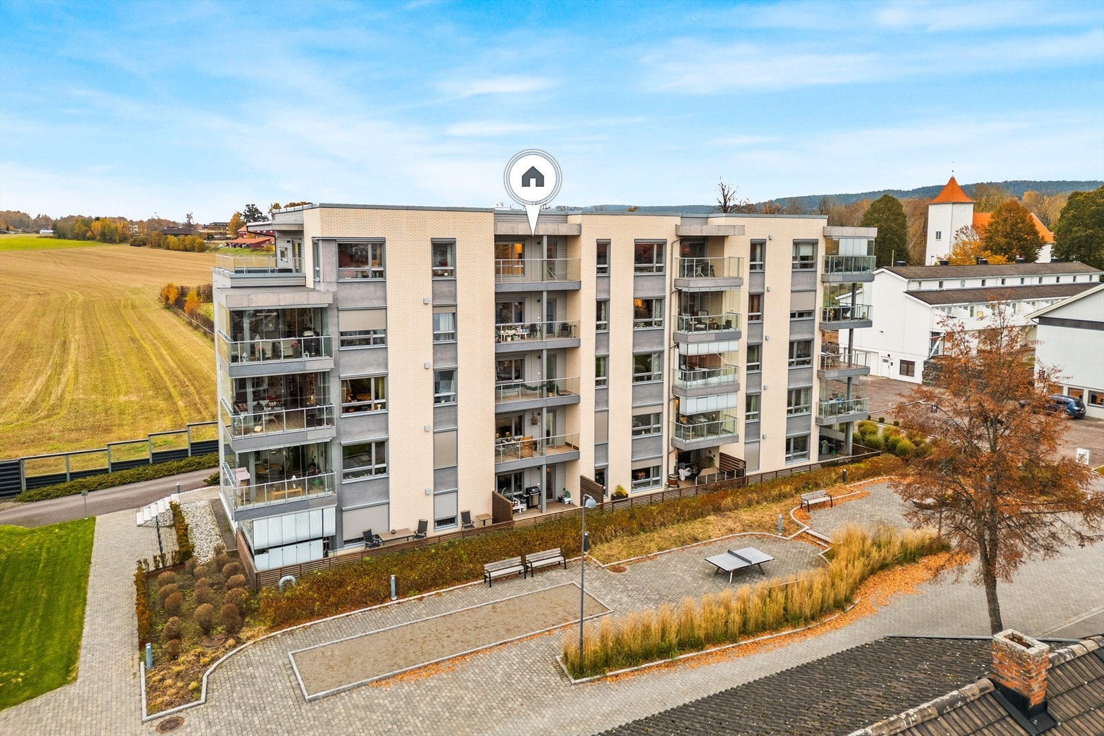 Her bor du høyt og fritt og med umiddelbar nærhet til alt sentrum har å tilby. Galleribilde