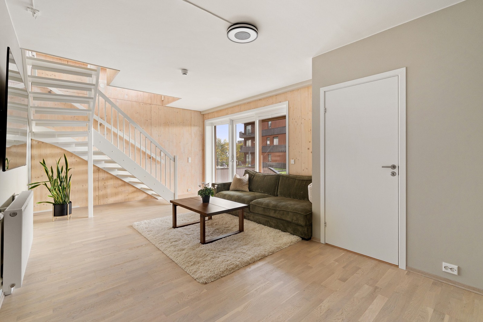 Her er det mange kvm ungene kan slippe seg løs imens de voksne drikker kaffe oppe. Galleribilde