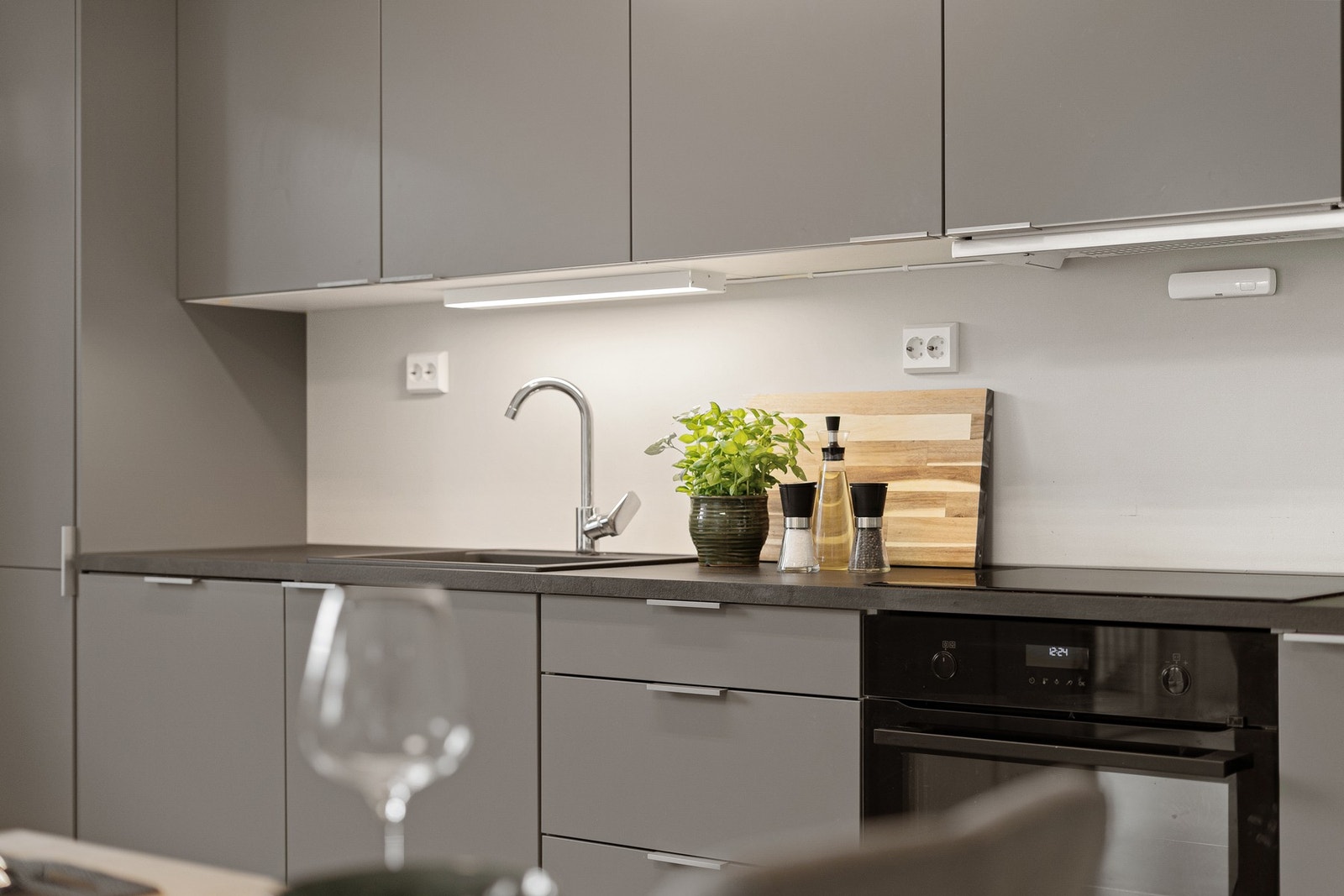 Dette flotte kjøkkenet er fra kvalitetsleverandøren Norema. Galleribilde