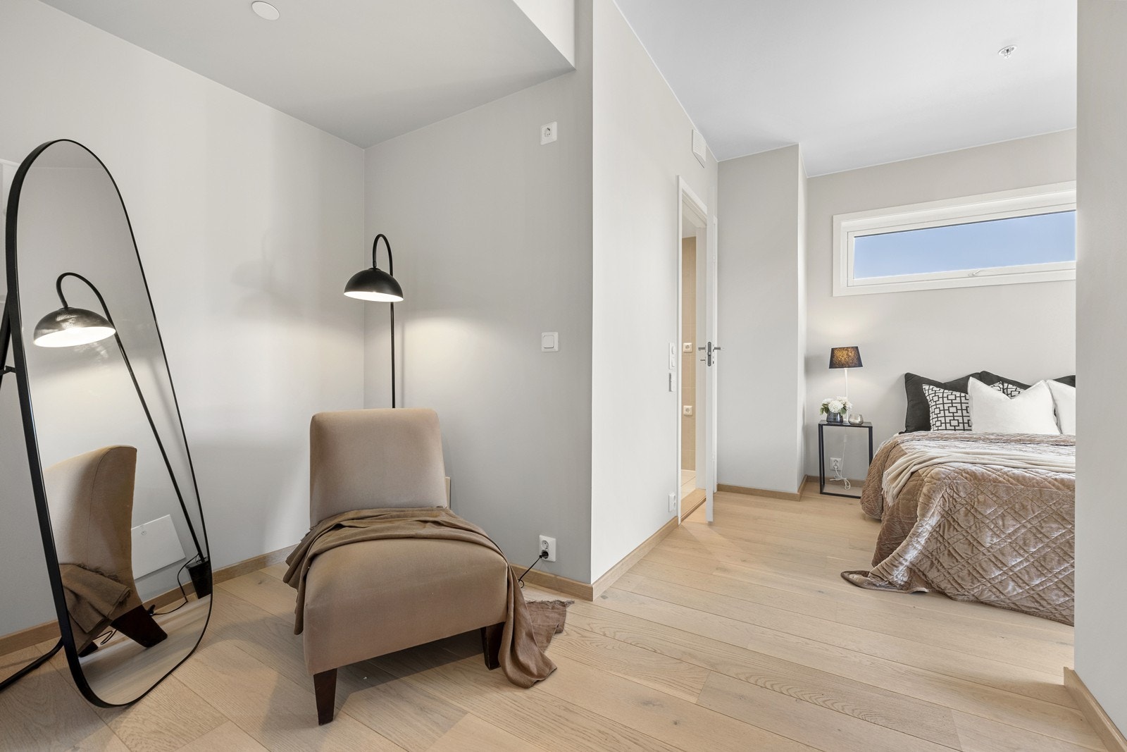 Her er det mulighet å sette opp ekstra plass til oppbevaring eller møbler. Galleribilde