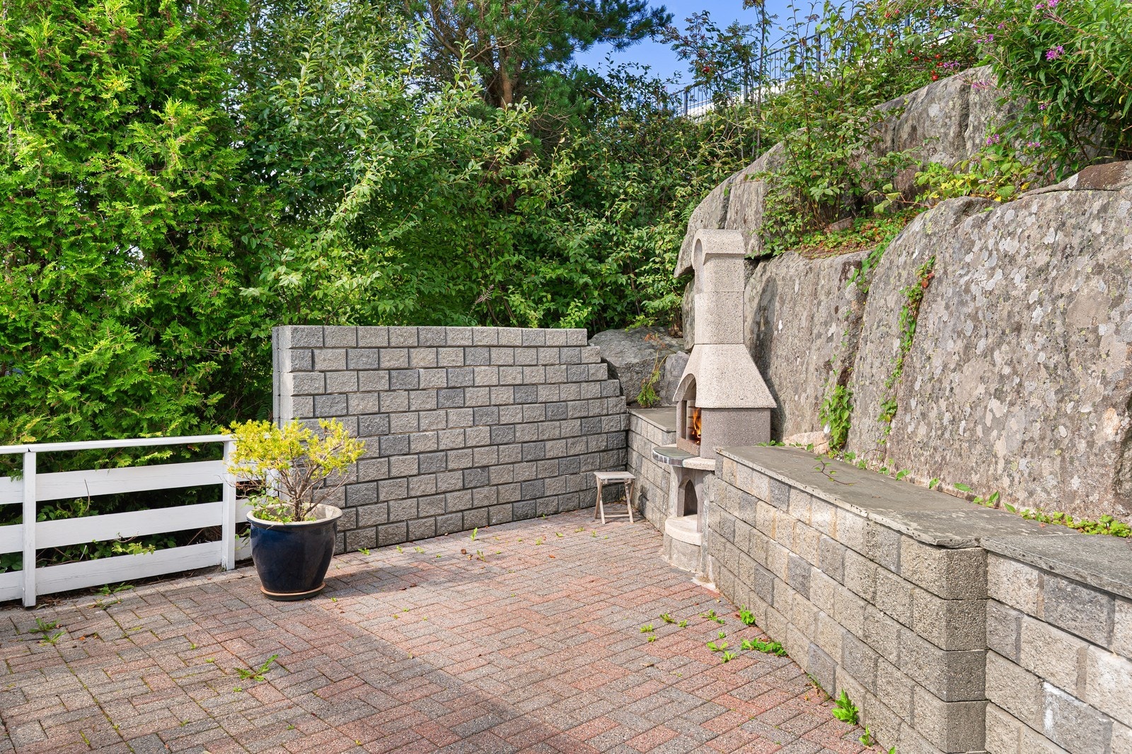 Uteområde med flott utepeis. Galleribilde