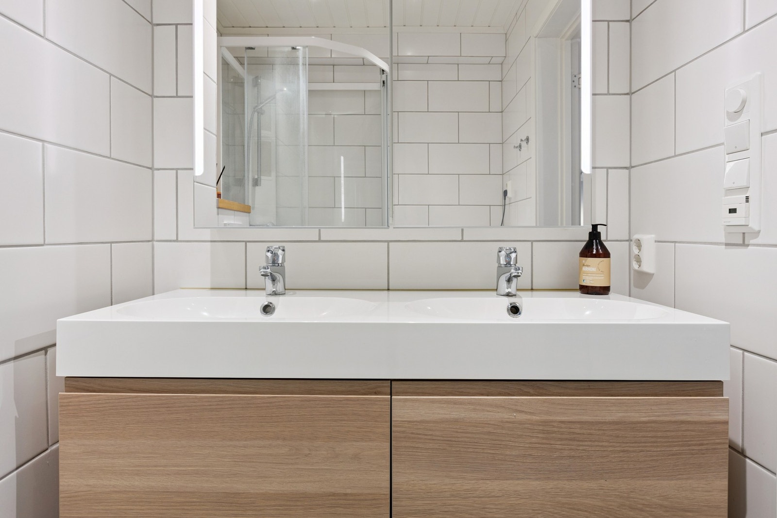 Moderne speilskap. Galleribilde