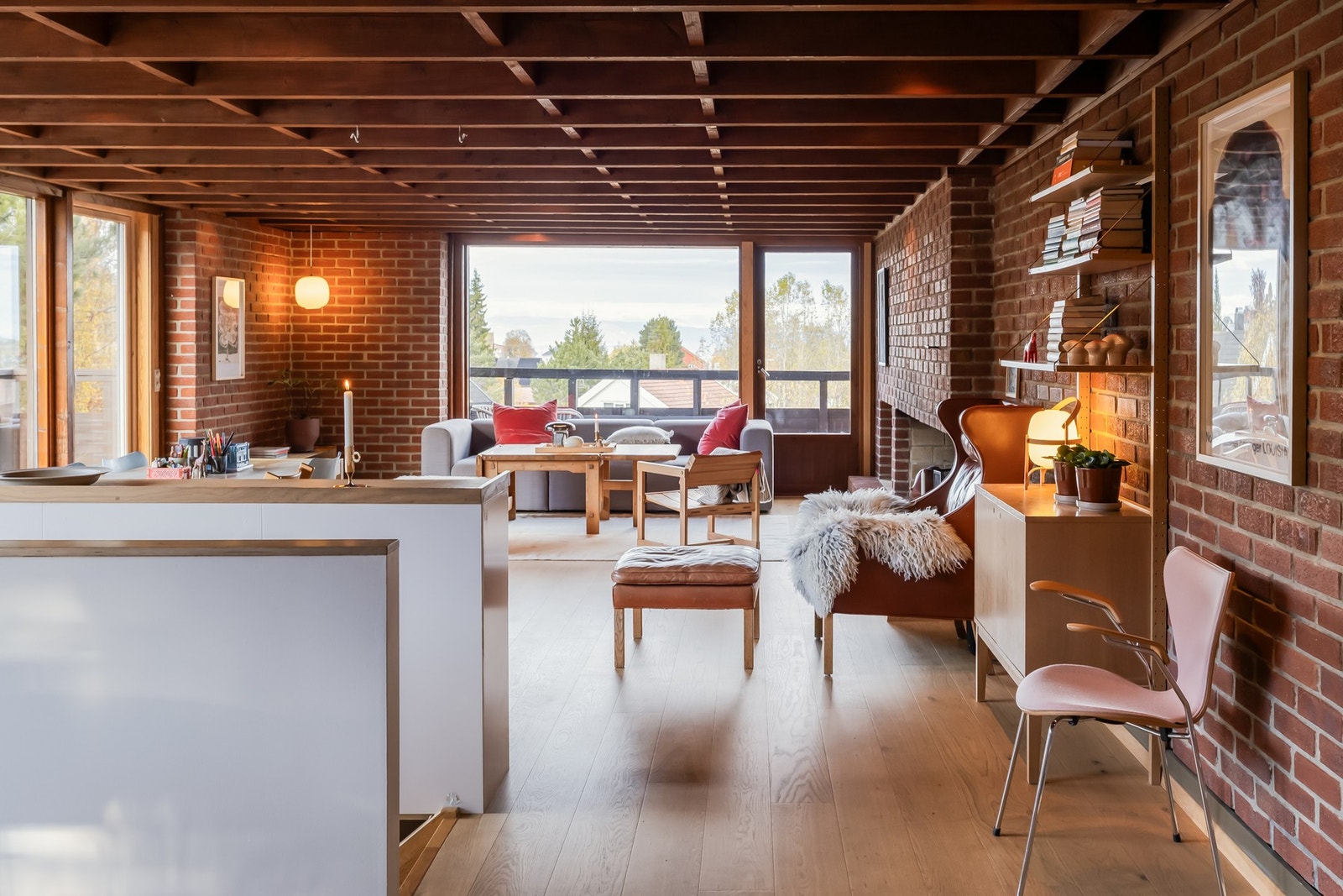 Huset ble betydelig renovert innvendig i 2022 med vekt på å bevare den originale arkitekturen og heve den tekniske standarden. All renovering er gjort av Byggmester Riiber AS. Galleribilde