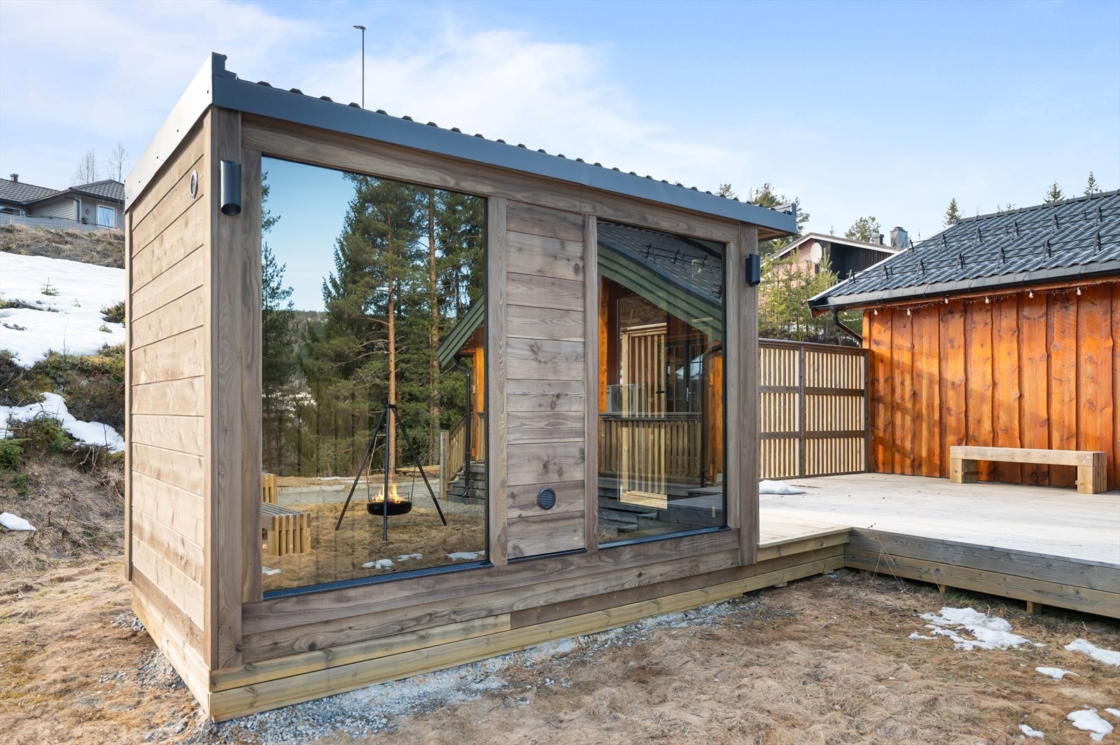 Frittstående badstu med store vindusflater! Galleribilde