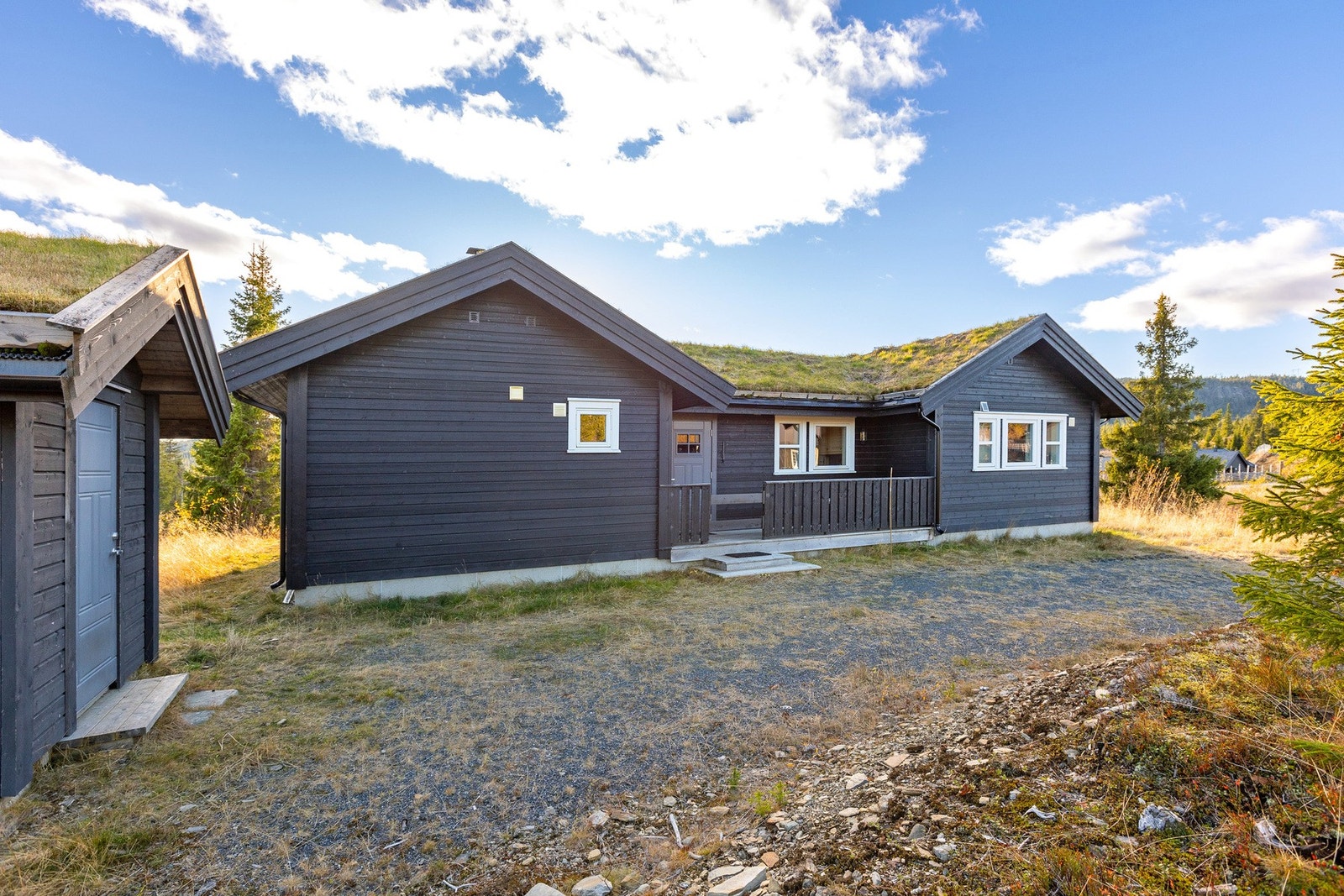 En praktisk bod ligger like ved inngangspartiet. Galleribilde