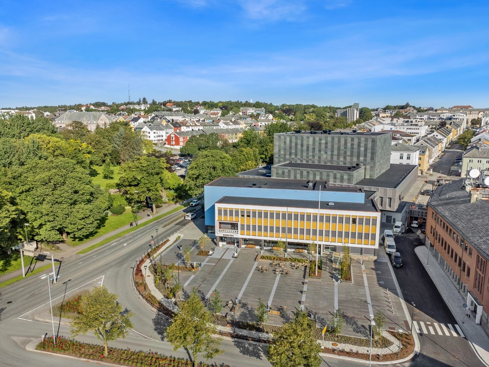 Kort vei til byens nye storstue, Normoria Galleribilde