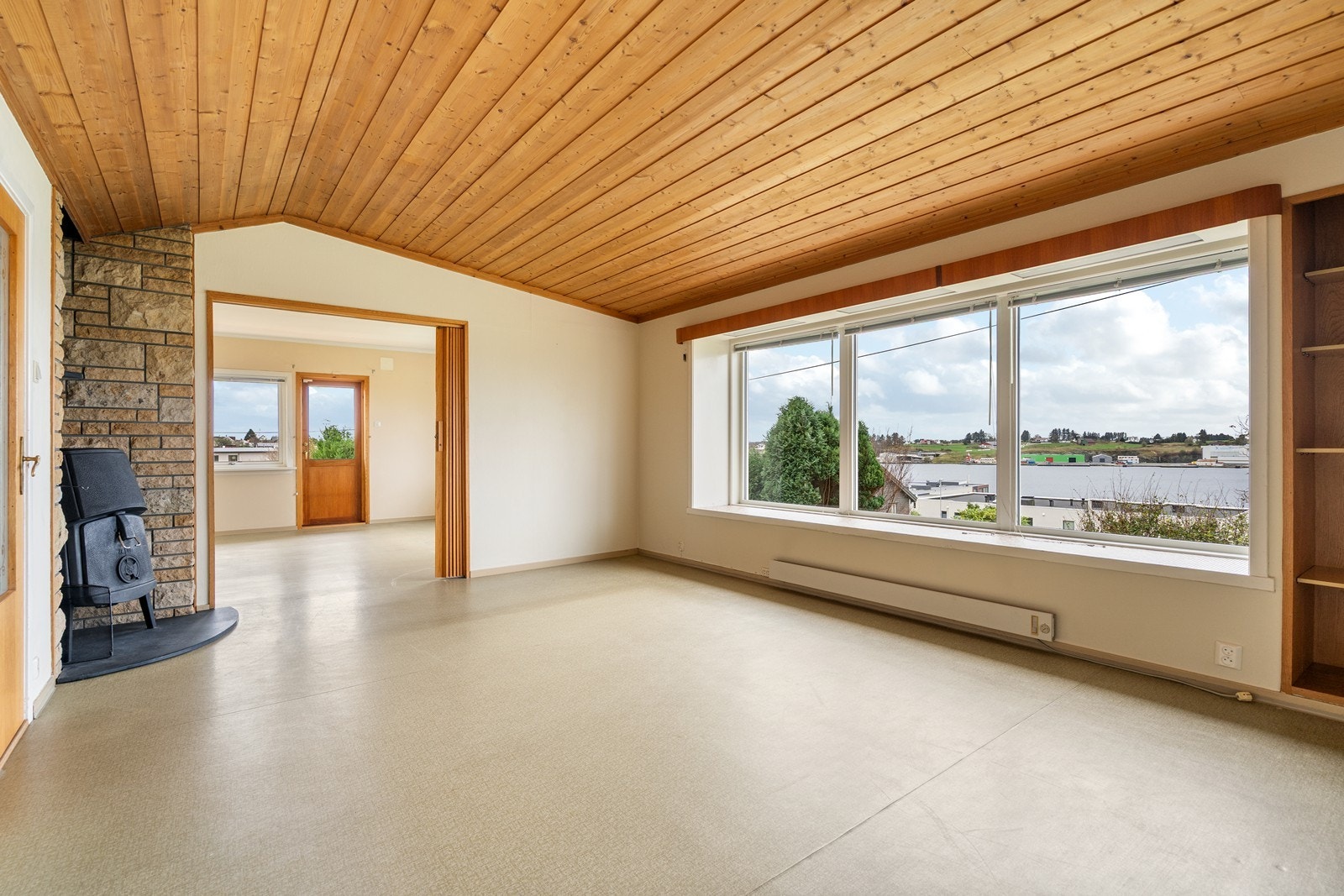 Store panoramavinduer mot utsikten Galleribilde