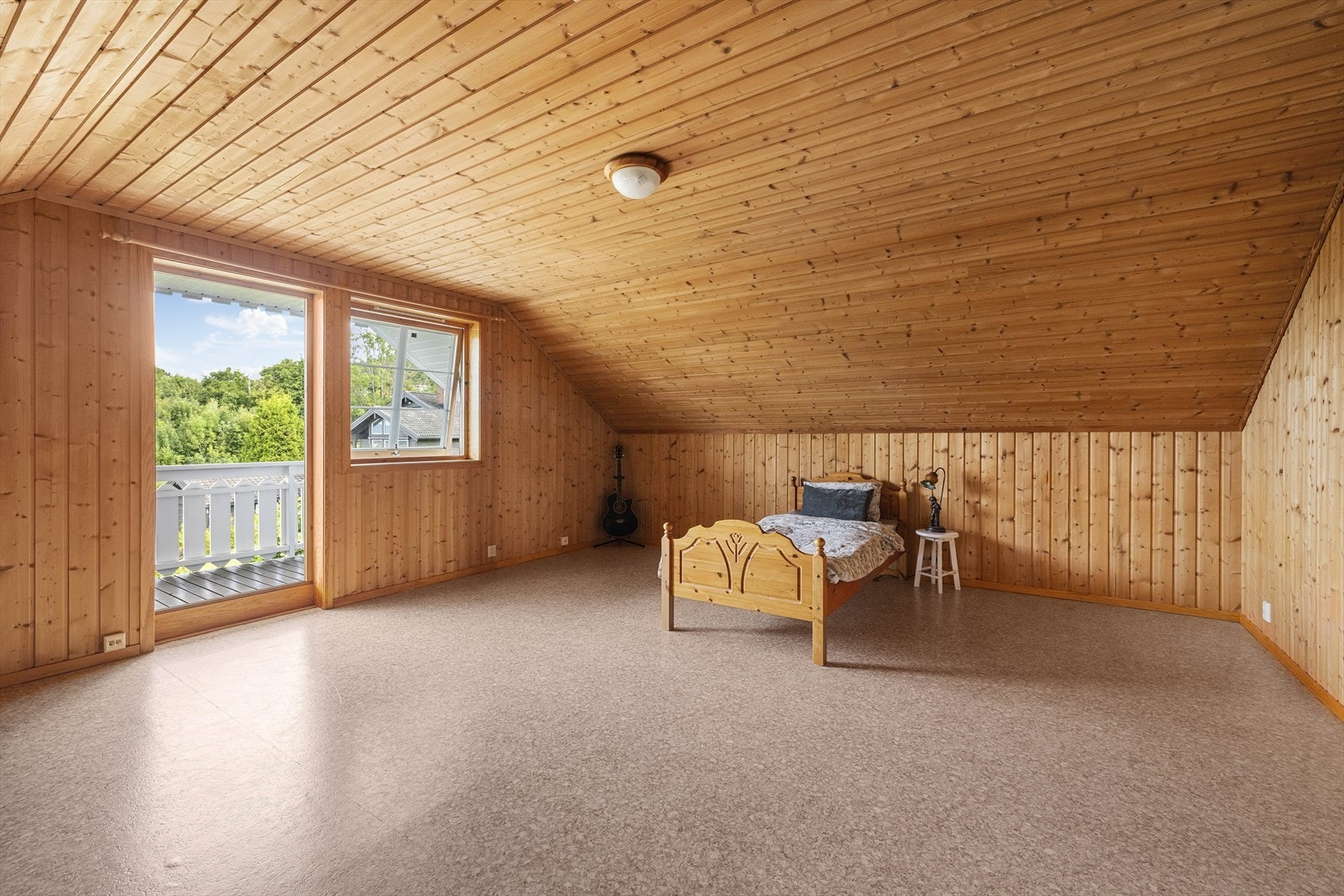 Soverom lll med utgang til balkong Galleribilde