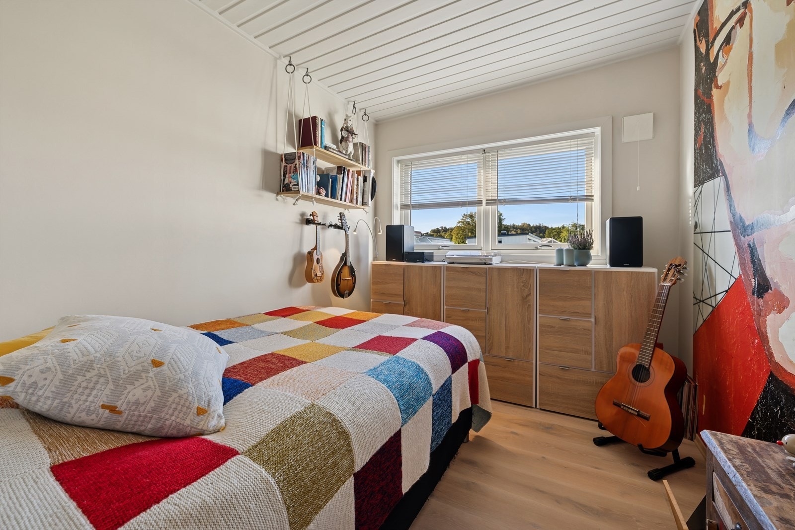 Soverom nummer to, passer perfekt til barnerom eller gjesterom. Galleribilde