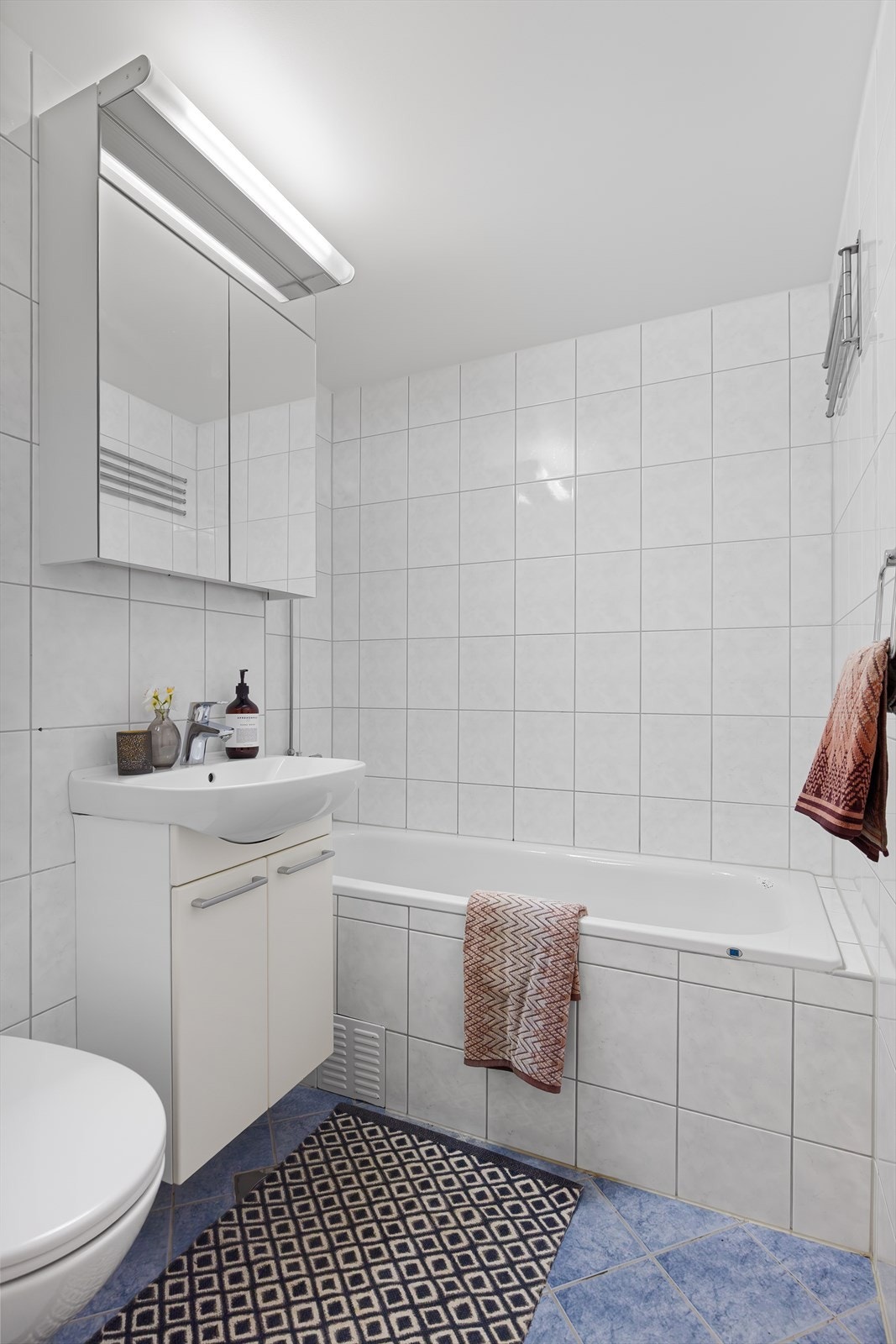 Badet er totalrenovert i regi av borettslaget i 2012. Galleribilde