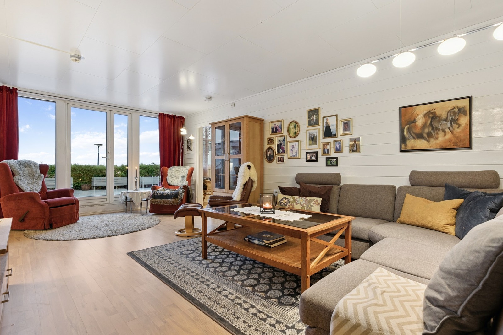 Eiendomsmegler 1 ved Andreas Herjuan presenterer: Nedre Terrasseveg 4. Galleribilde